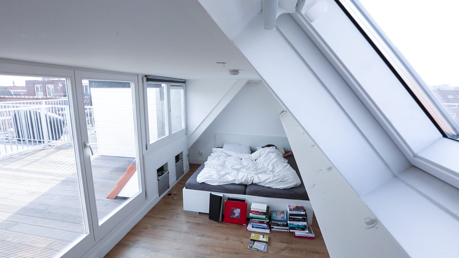 Resident bedroom in Je m'appelle
